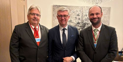 402bbb27-d51d-4698-9e9d-63890254f4db (1).jpg